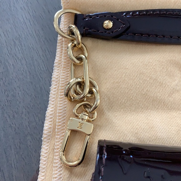 Louis Vuitton wallet on a chain - Picture 4 of 9